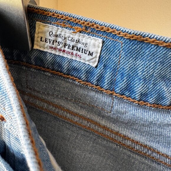 Levi’s 501 Straight Leg Jeans – Style 34964-0045 – Hemmed – Size 27 – LIGHT WASH - Picture 9 of 16